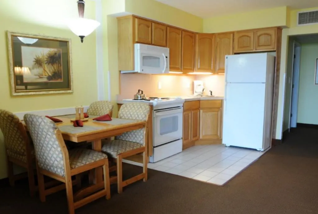 Destin Holiday Beach Resort 3*,